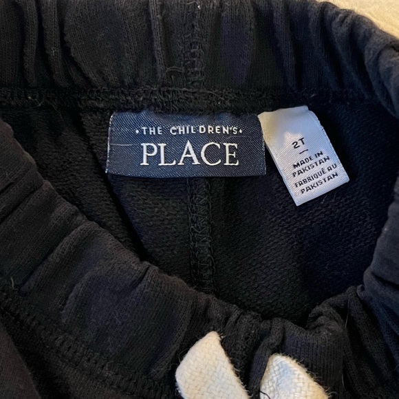 Children’s Place Black Elastic Waist Shorts Size 2T - Picture 2 of 2